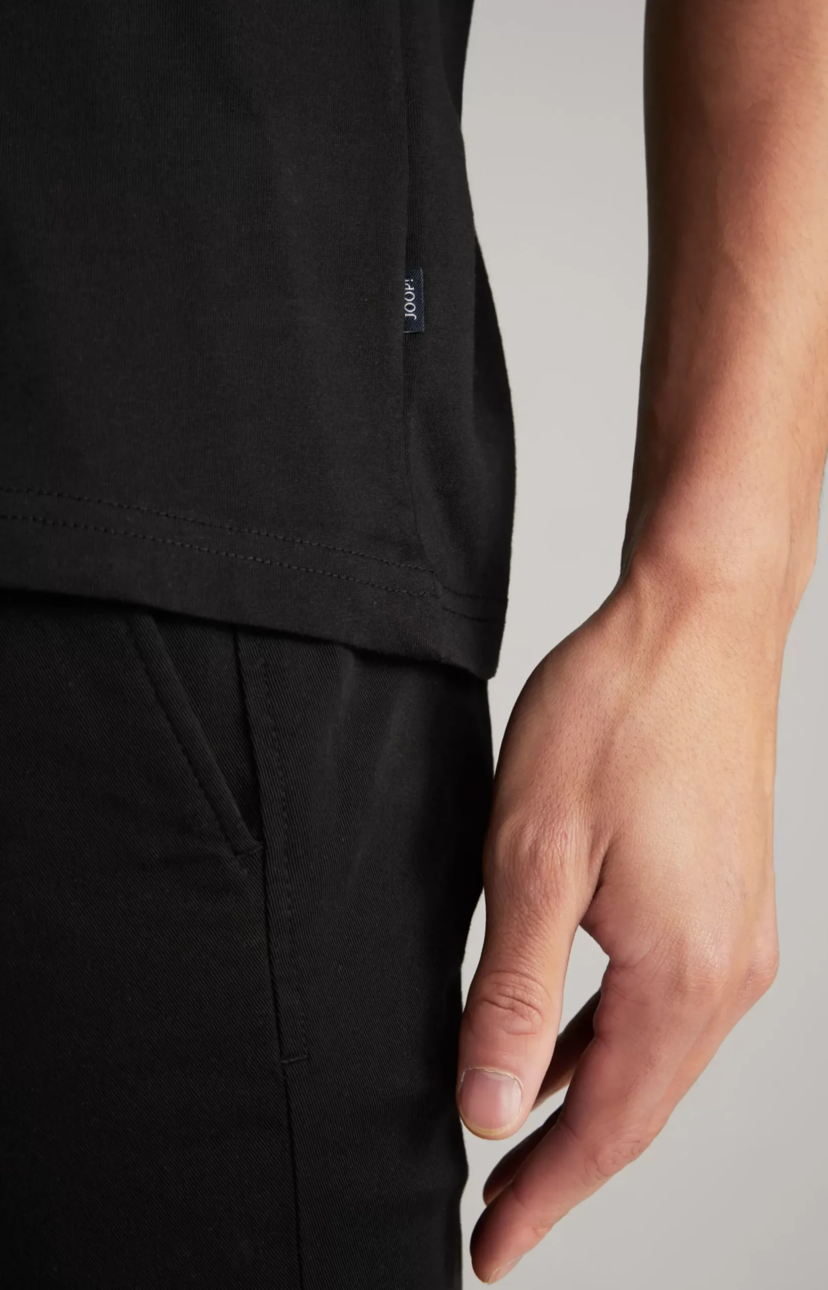 Alex T-Shirt in Black