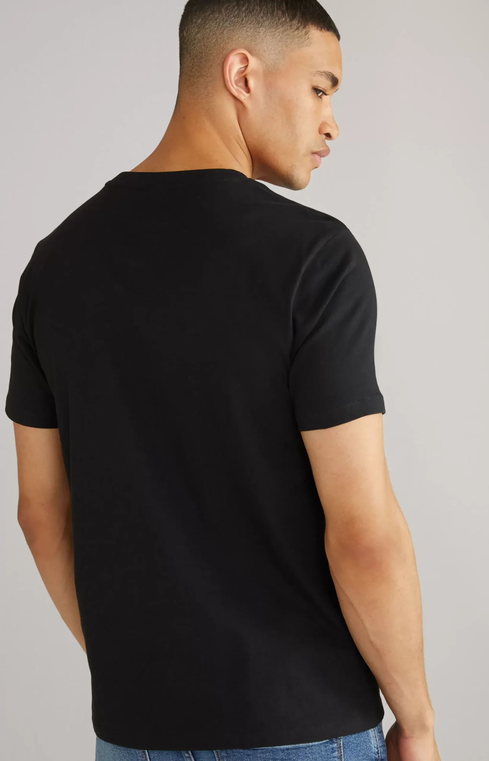 Alphis T-shirt in Black