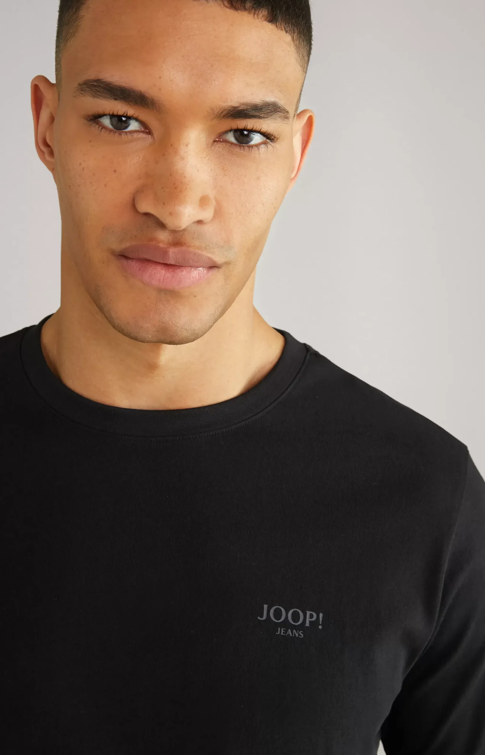 Alphis T-shirt in Black