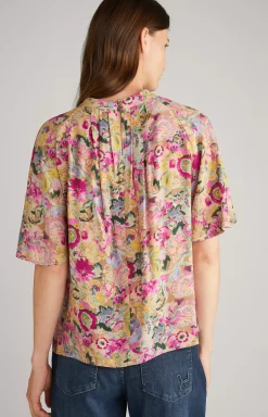 Blouse in a Beige/Pink Pattern