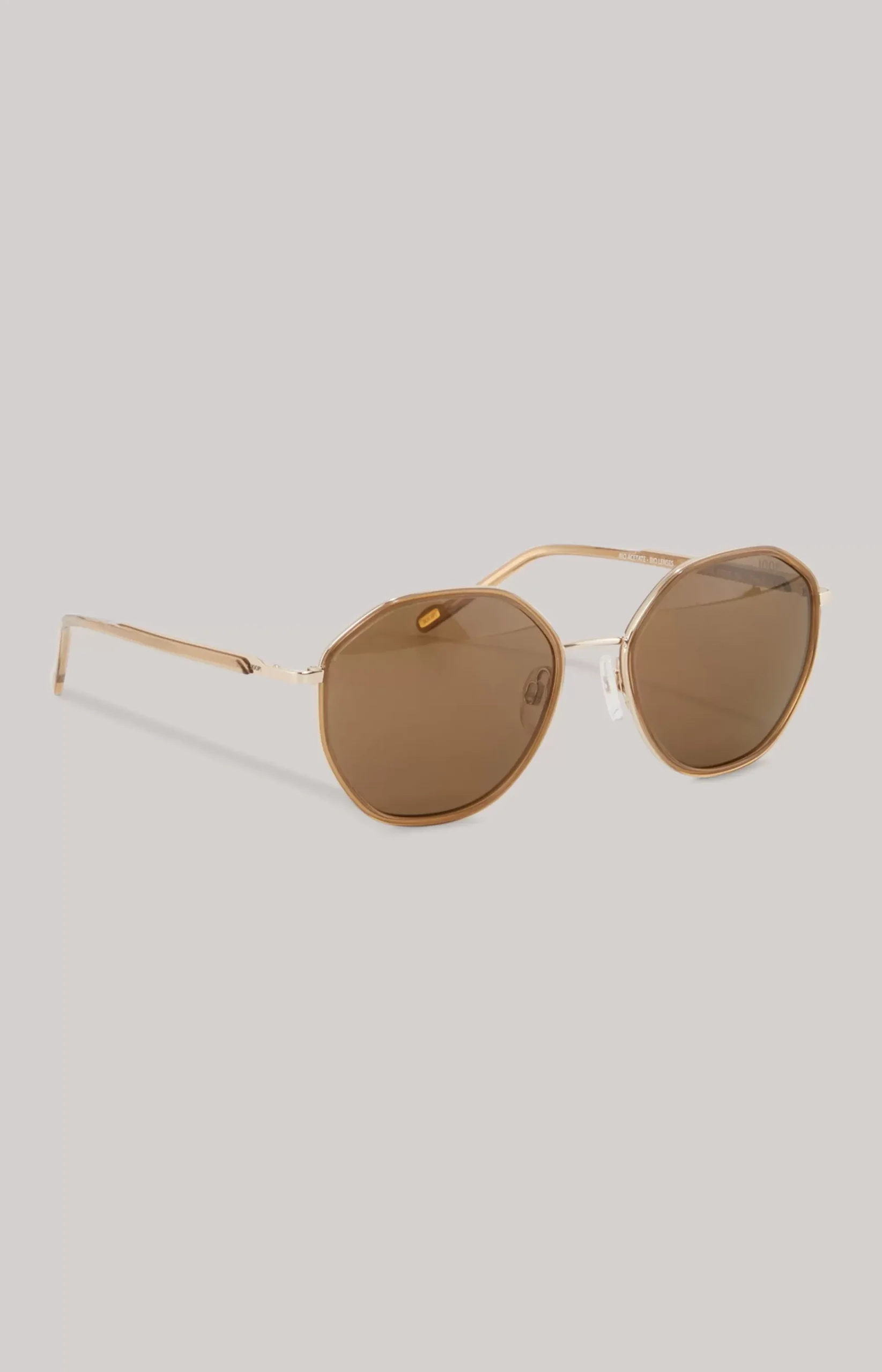 Brown sunglasses