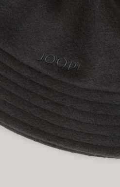 Bucket Hat in Black