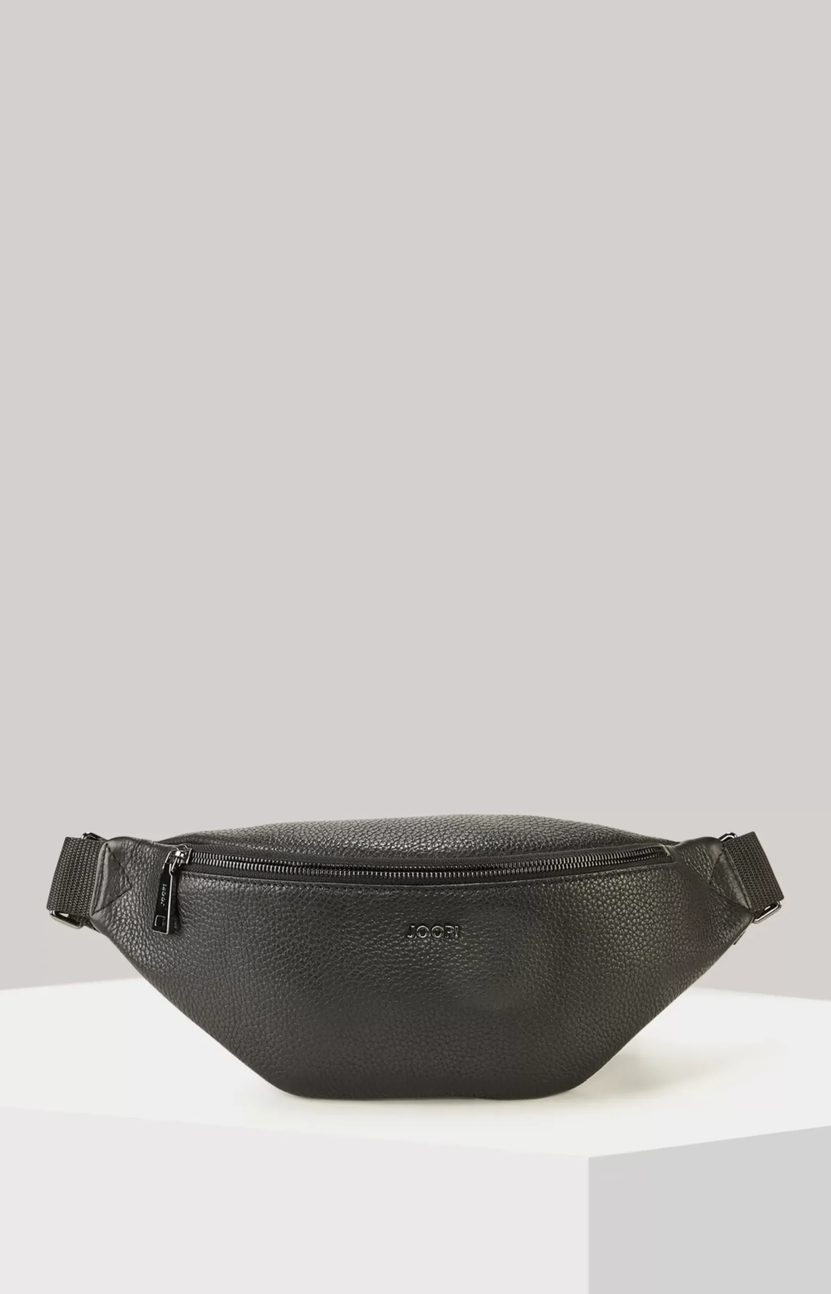 Cardona Leo Belt Bag in Black