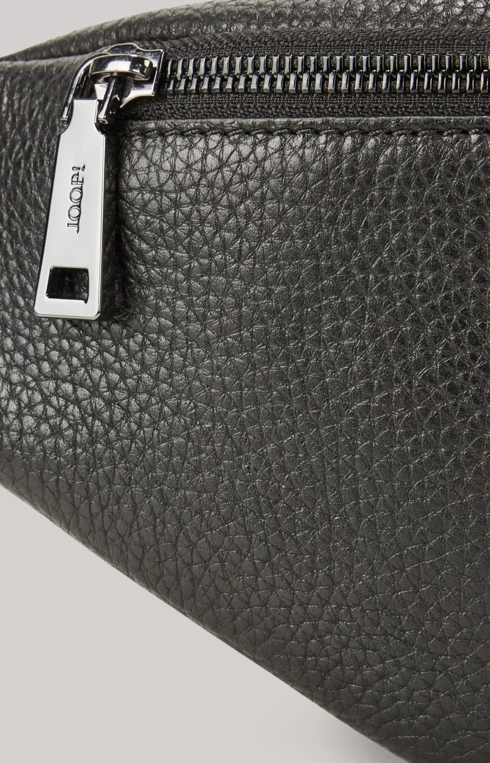 Cardona Leo Belt Bag in Black