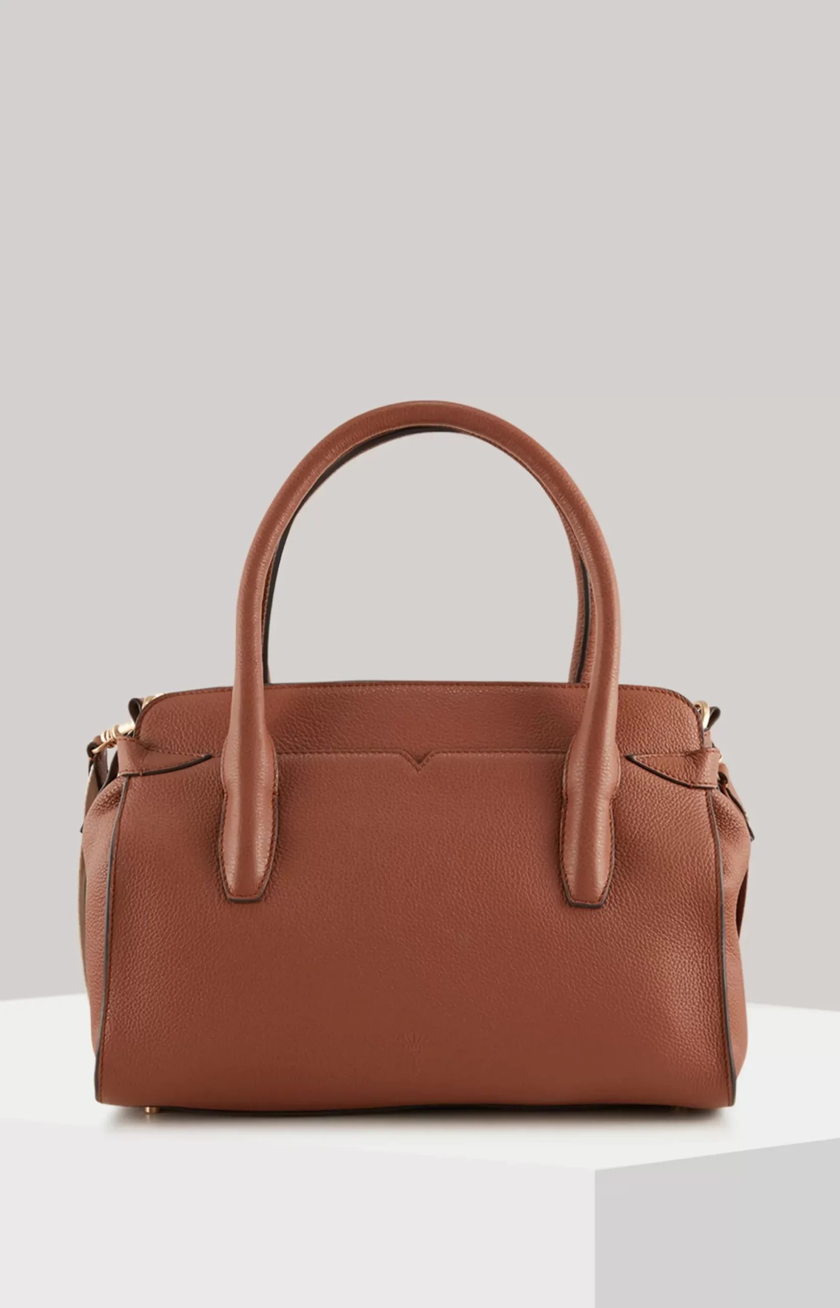 Carino Giulia Handbag in Cognac