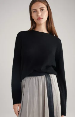 Cashmere Knit Pullover in Black