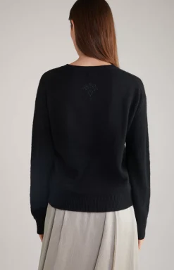 Cashmere Knit Pullover in Black