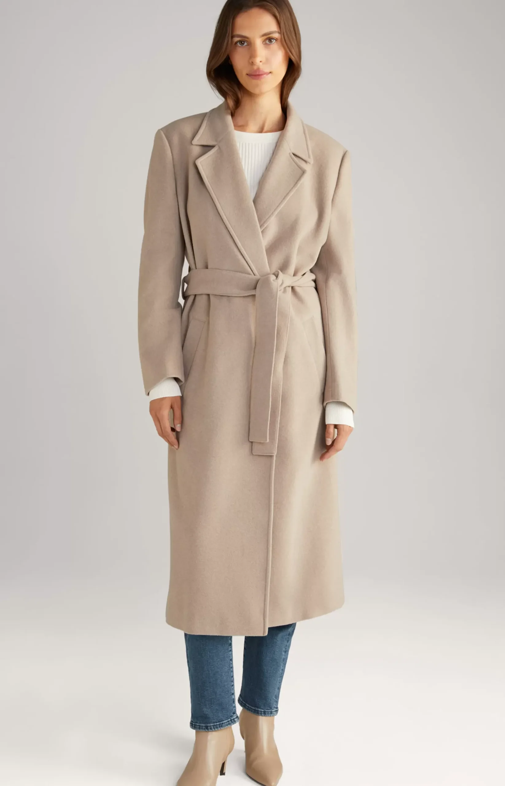Coat in Beige