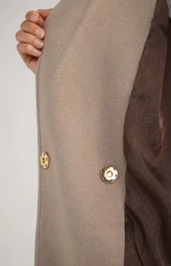 Coat in Beige