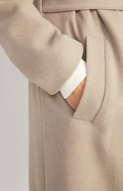 Coat in Beige