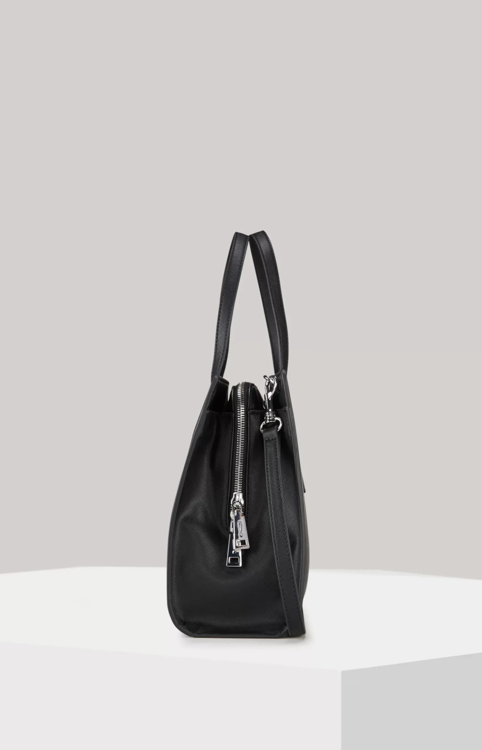 Cofano Marika Handbag in Black