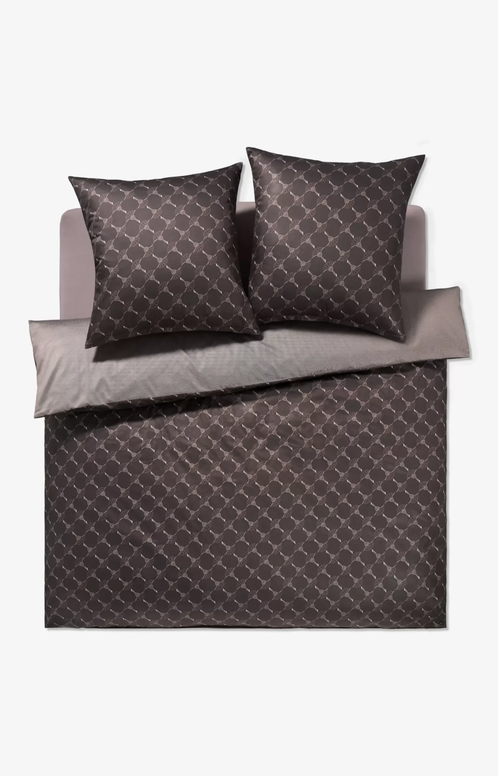 Cornflower Double in shiny black, black/grey