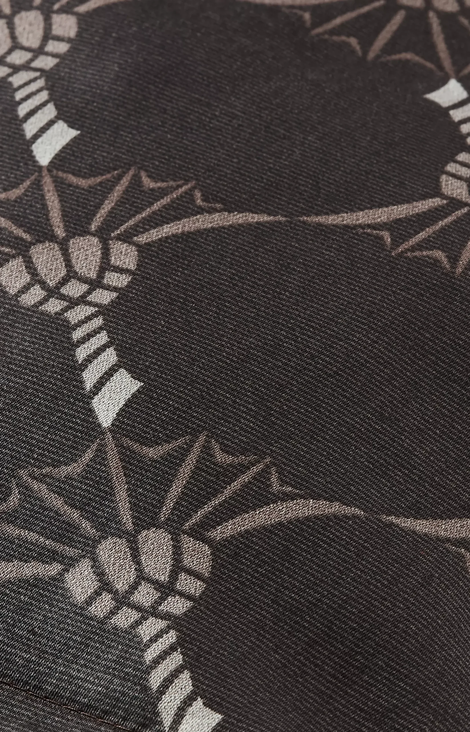 Cornflower Double in shiny black, black/grey