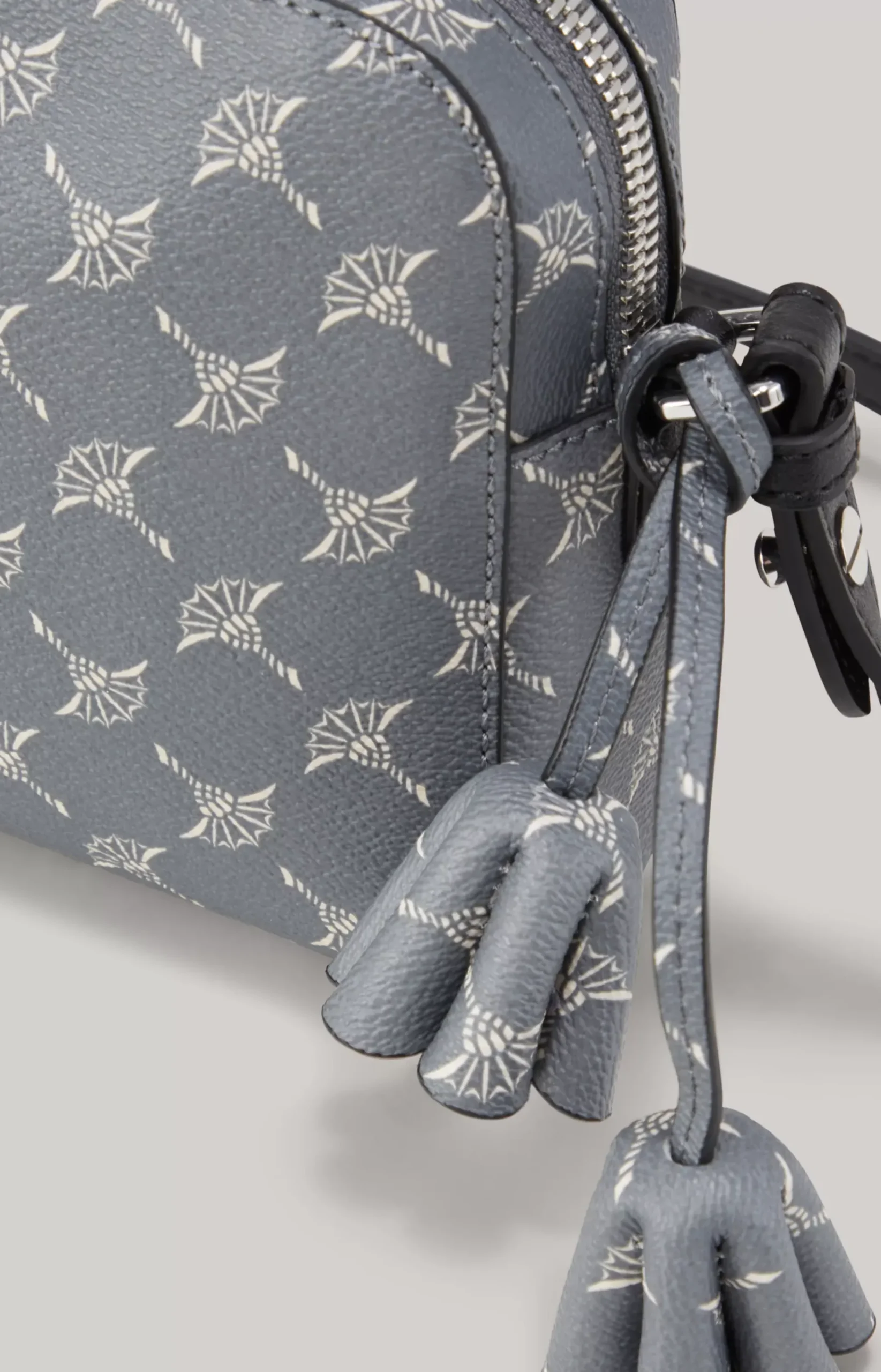 Cortina Cloe Shoulder Bag in Grey