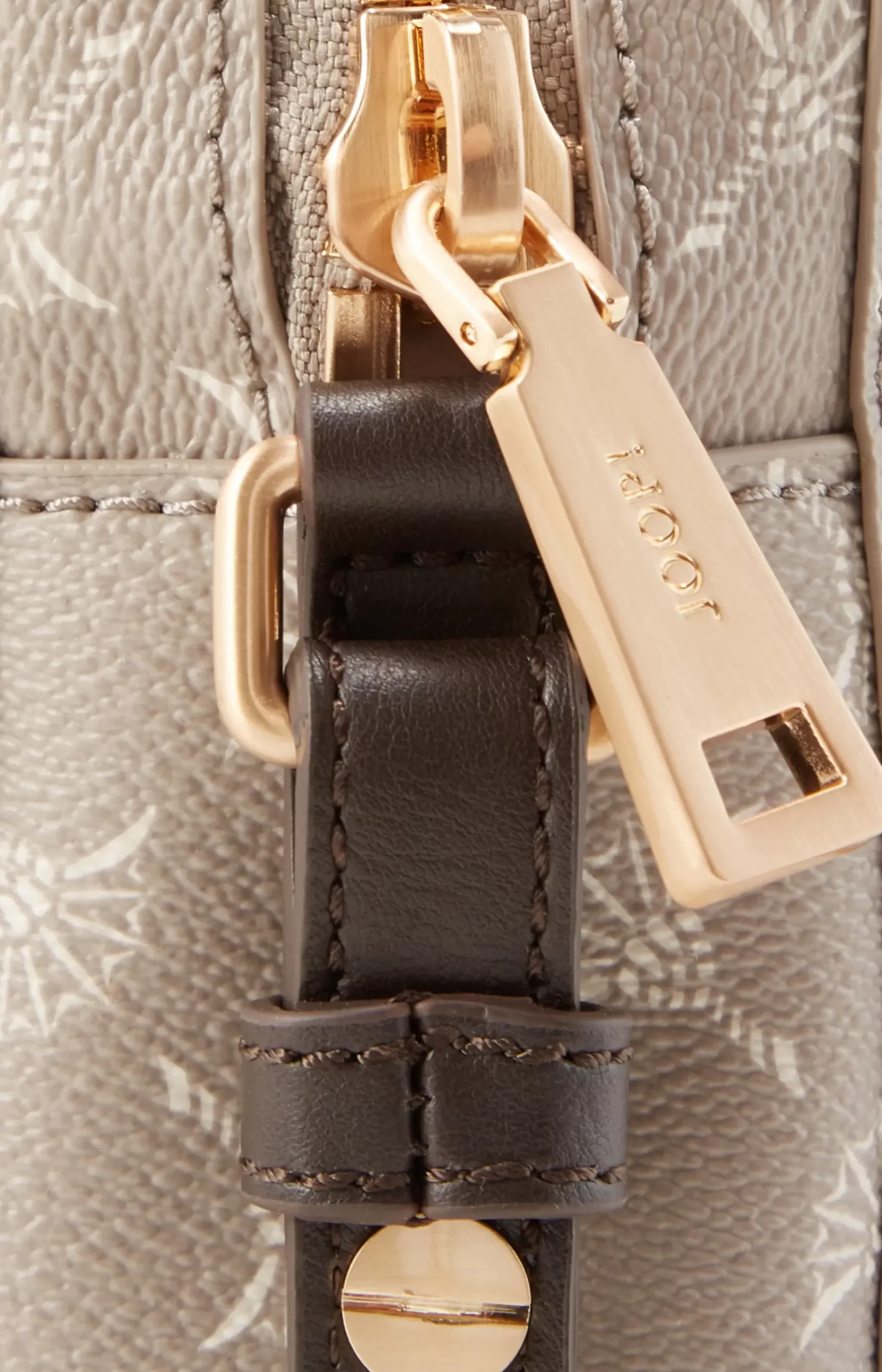 Cortina Cloe Shoulder Bag in Greige