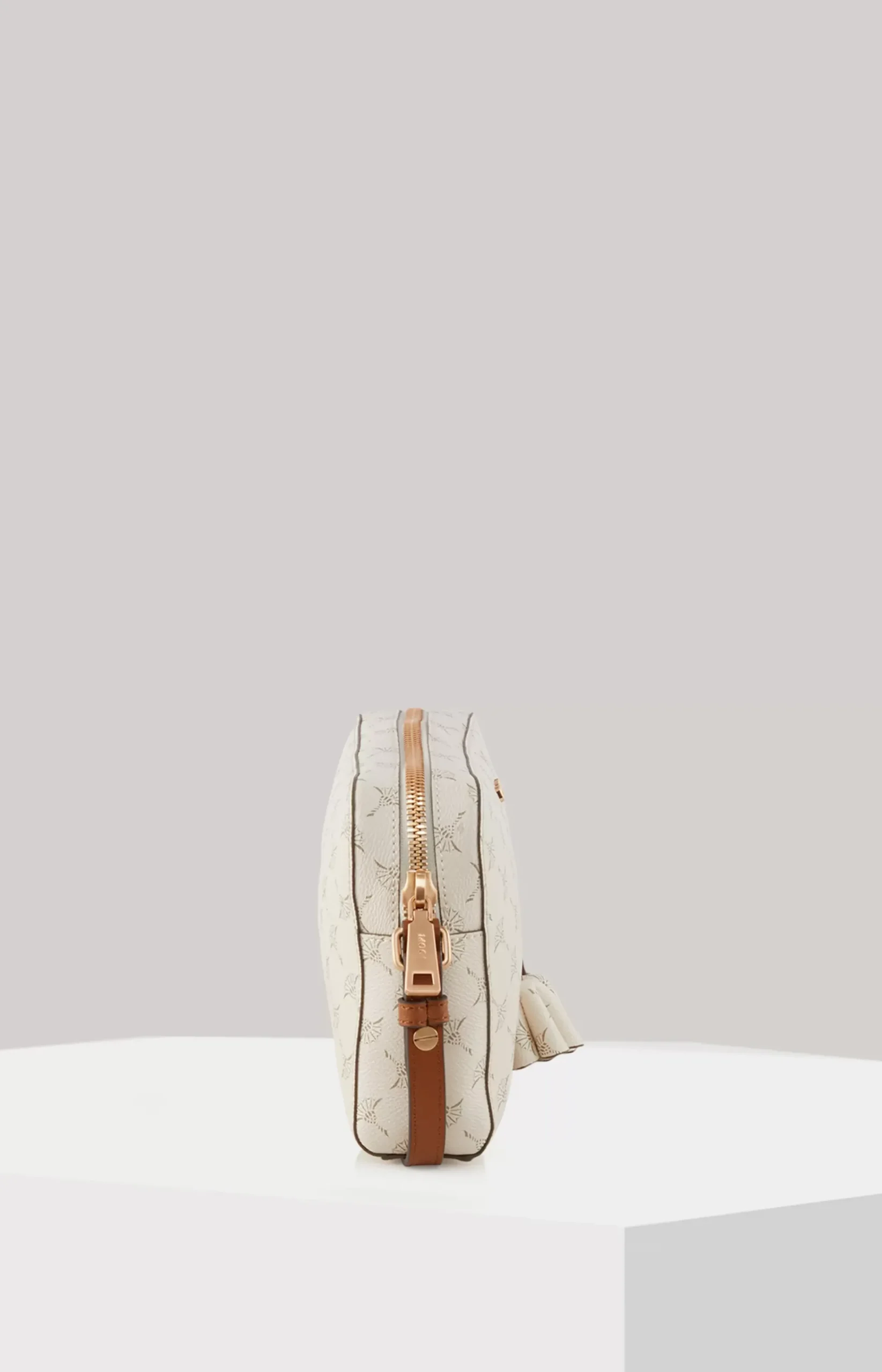 Cortina Cloe Shoulder Bag in Off-white