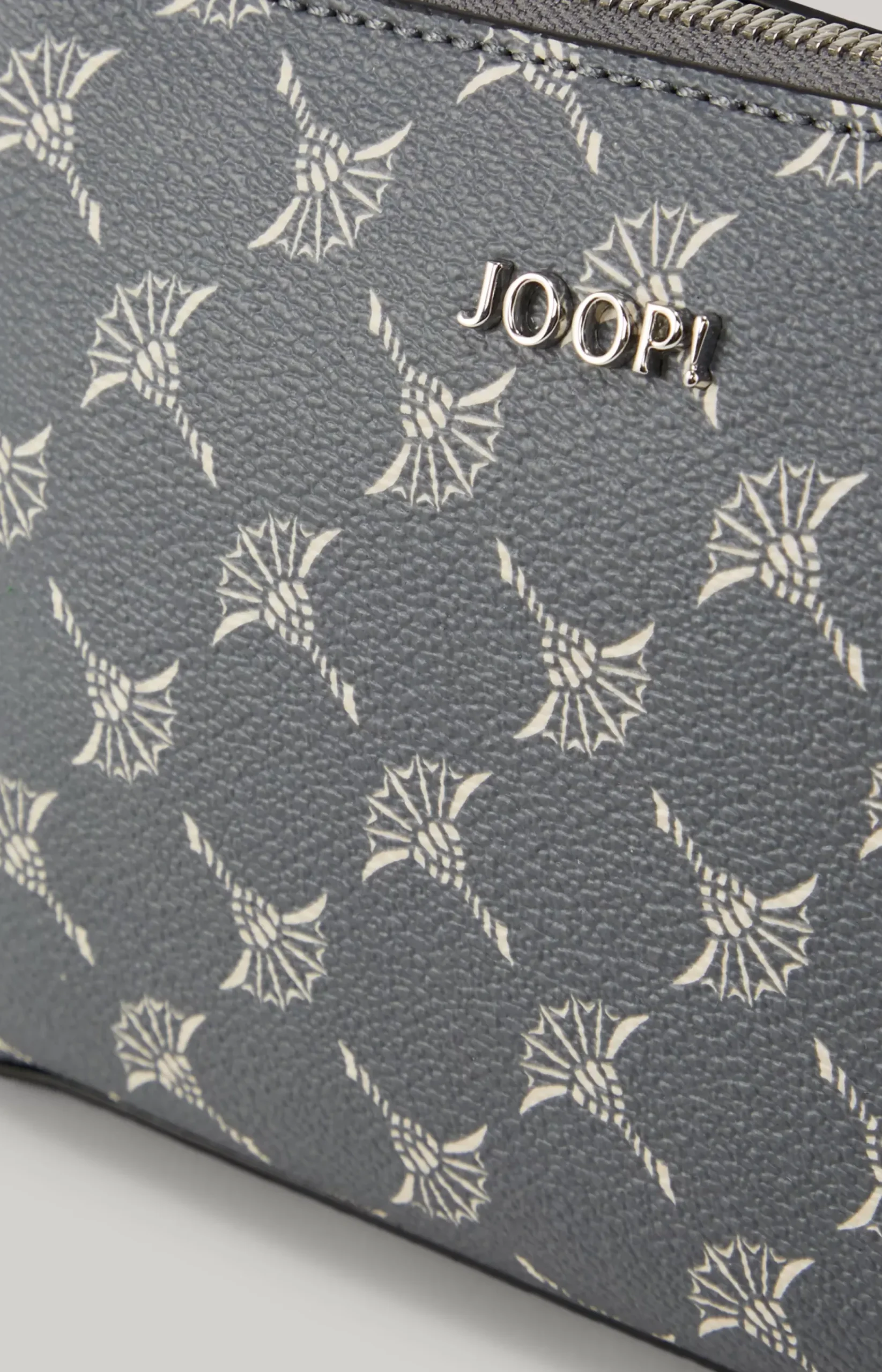 Cortina Danai Cosmetics Bag in Grey