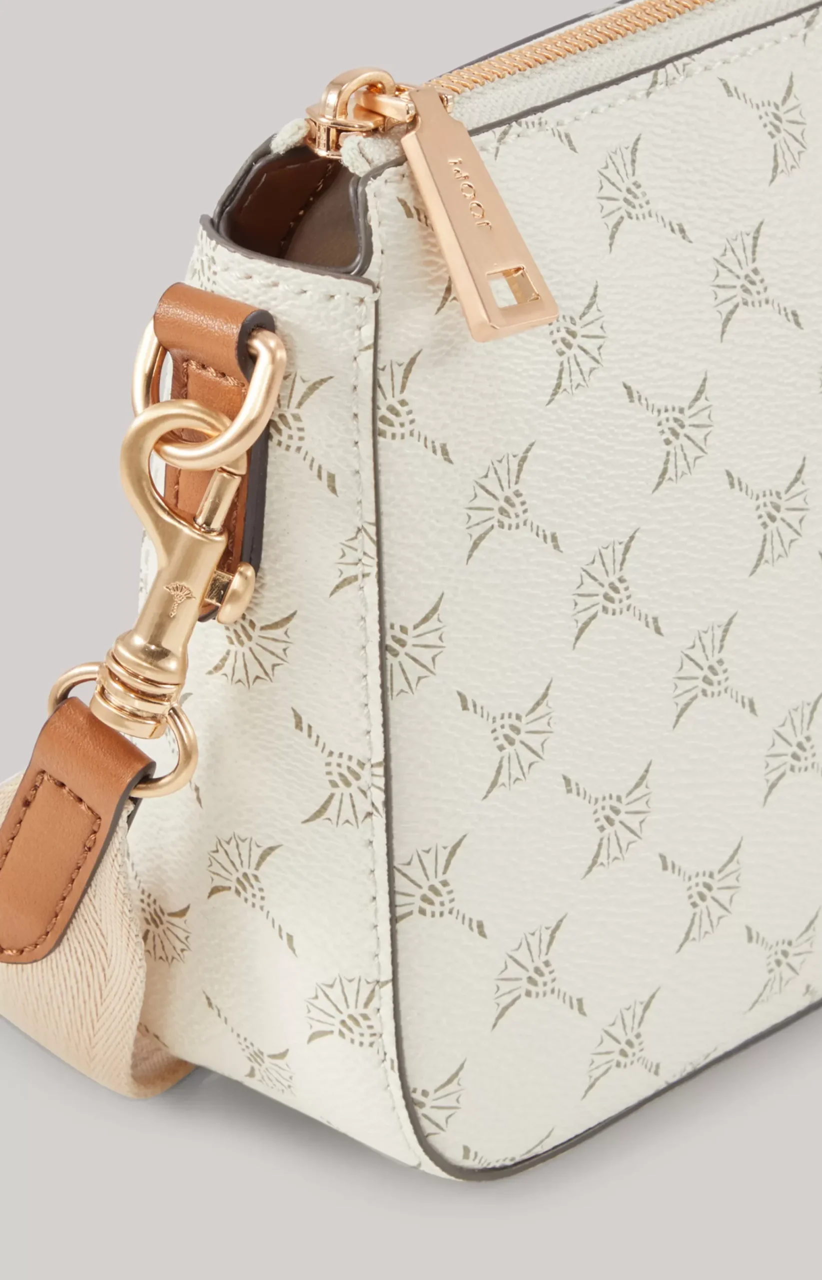 Cortina Jasmina Shoulder Bag in Off-white