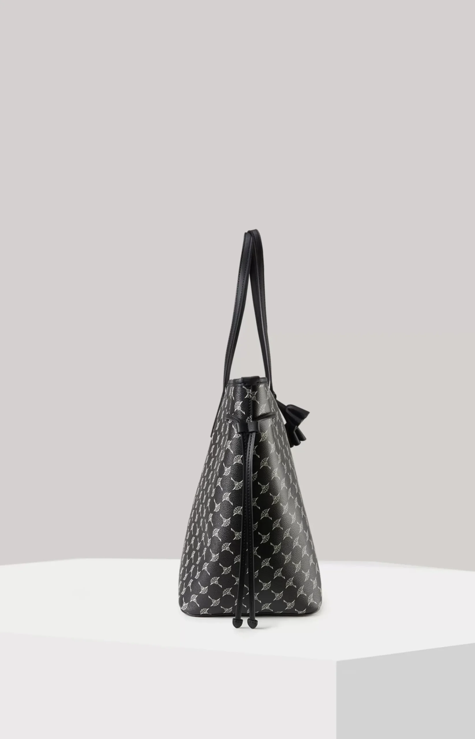 Cortina Lara Maxi Shopper in Black