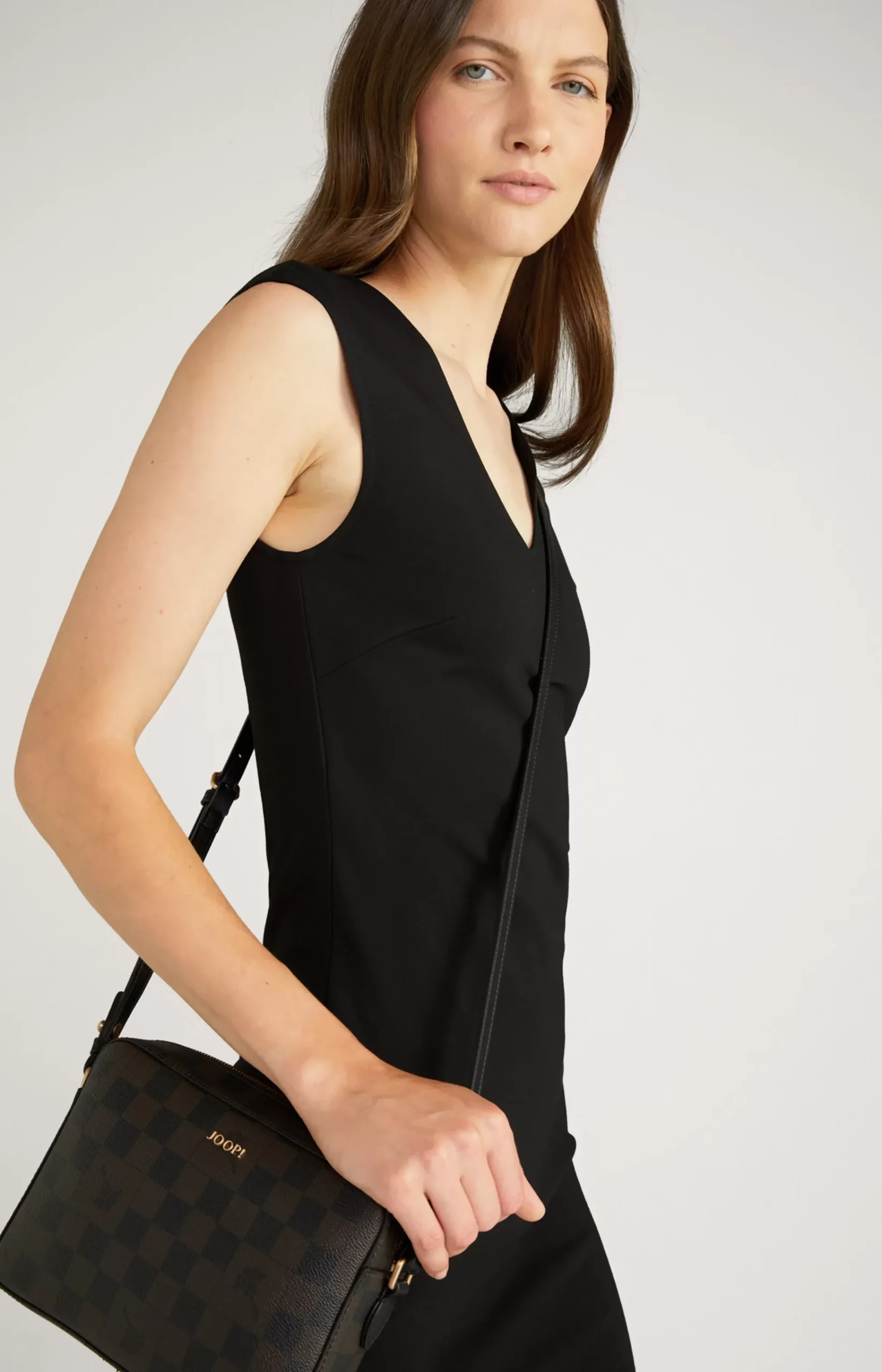 Cortina Piazza Cloe Shoulder Bag in Brown