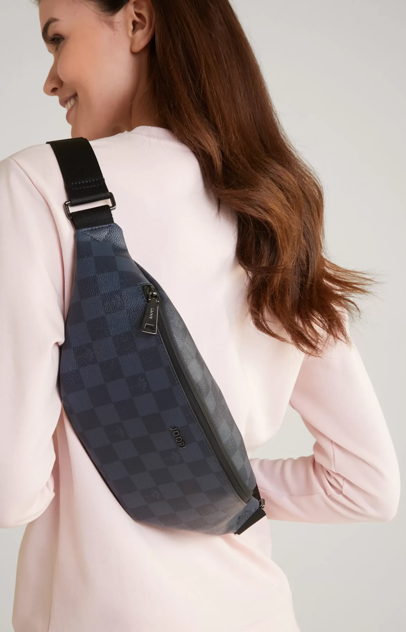 Cortina Piazza Leo Belt Bag in Dark Blue
