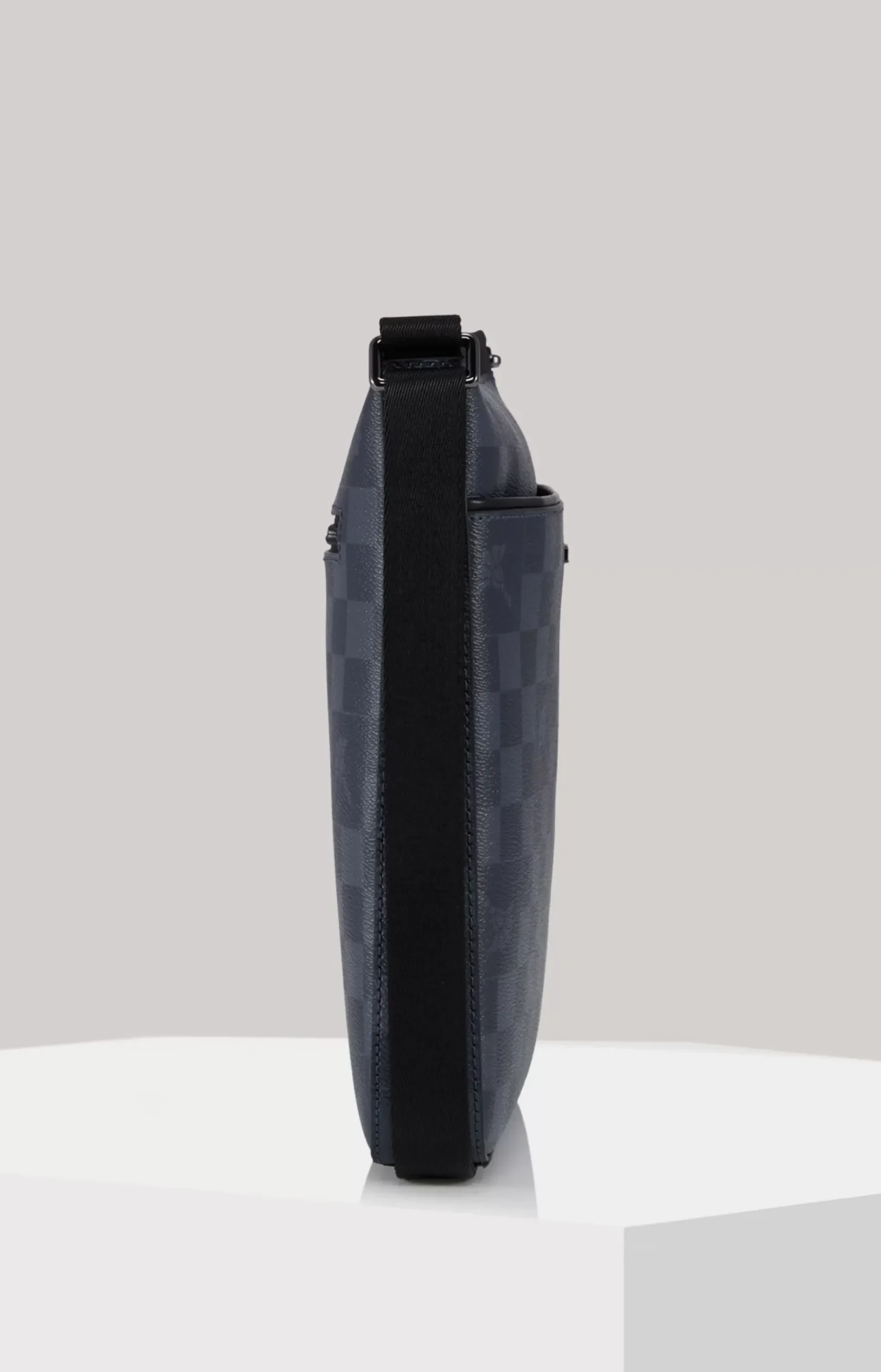 Cortina Piazza Milian Shoulder Bag in Dark Blue
