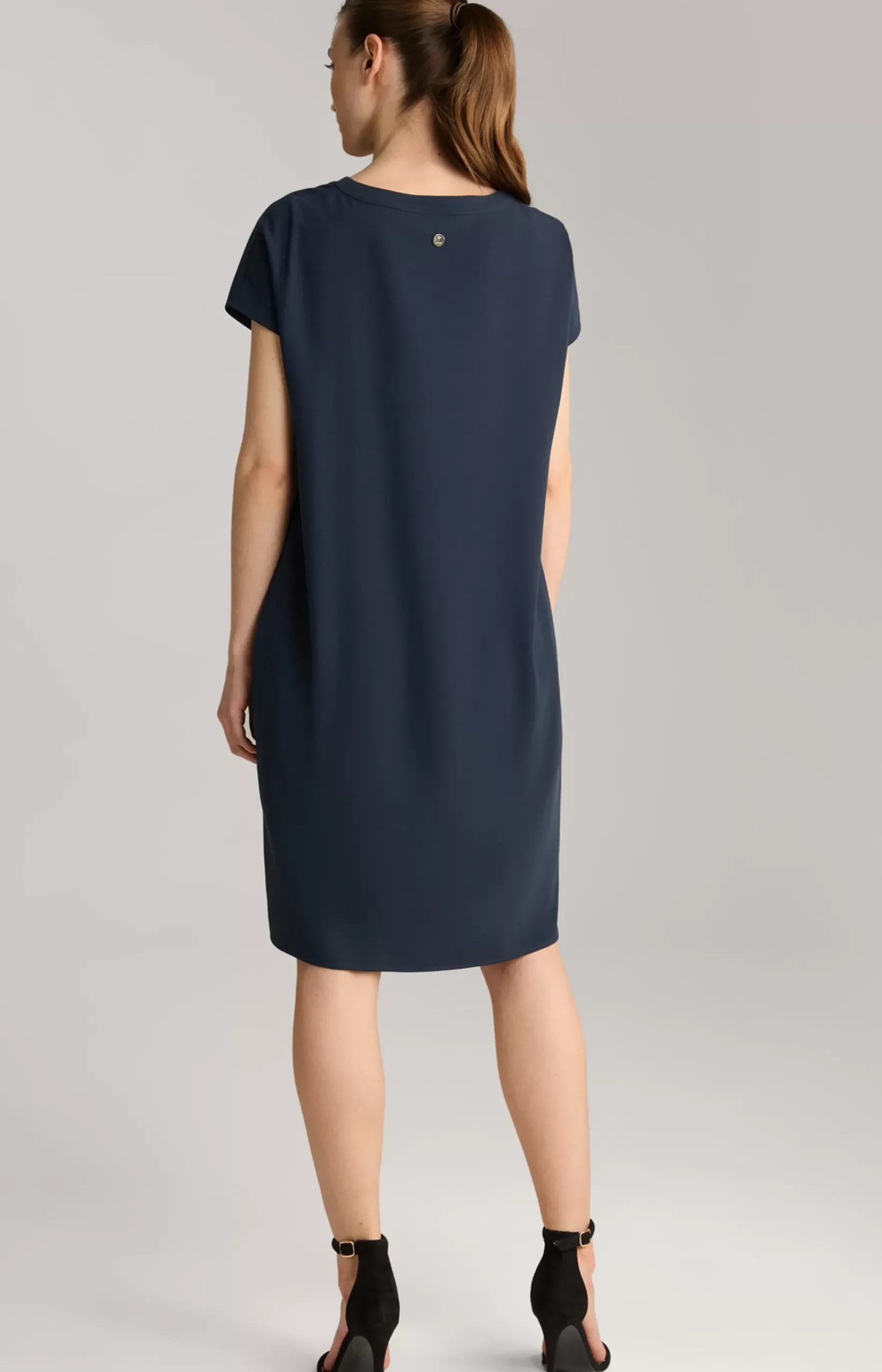 Crêpe Dress in Navy