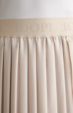 Crêpe Skirt in Champagne