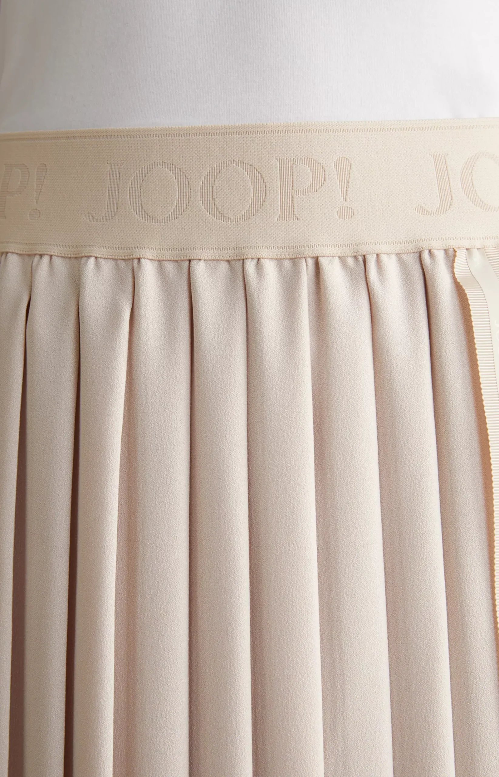 Crêpe Skirt in Champagne