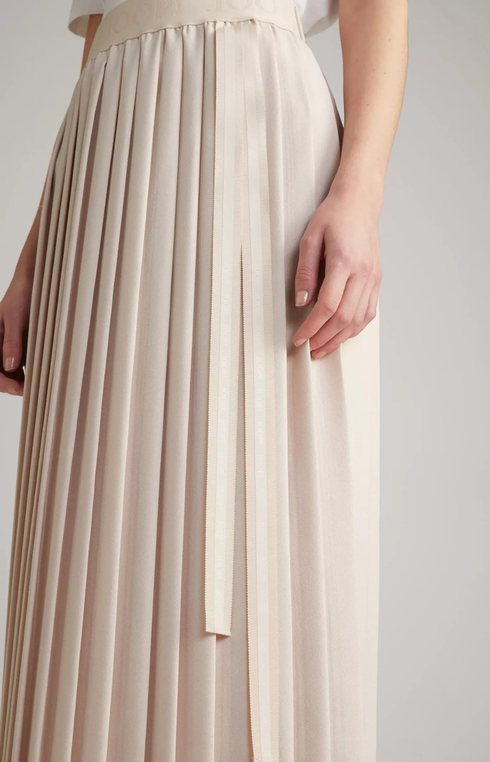 Crêpe Skirt in Champagne