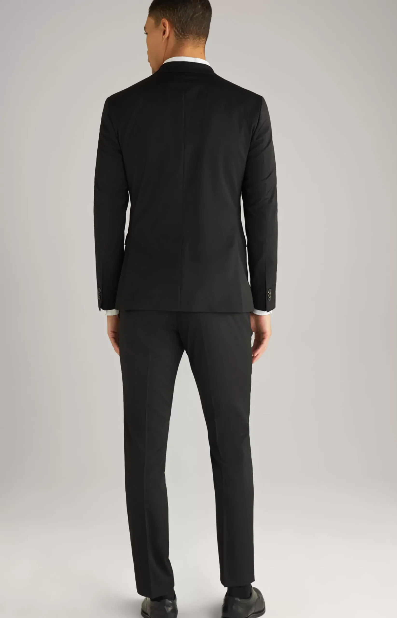 Damon-Gun Travel Suit in Black