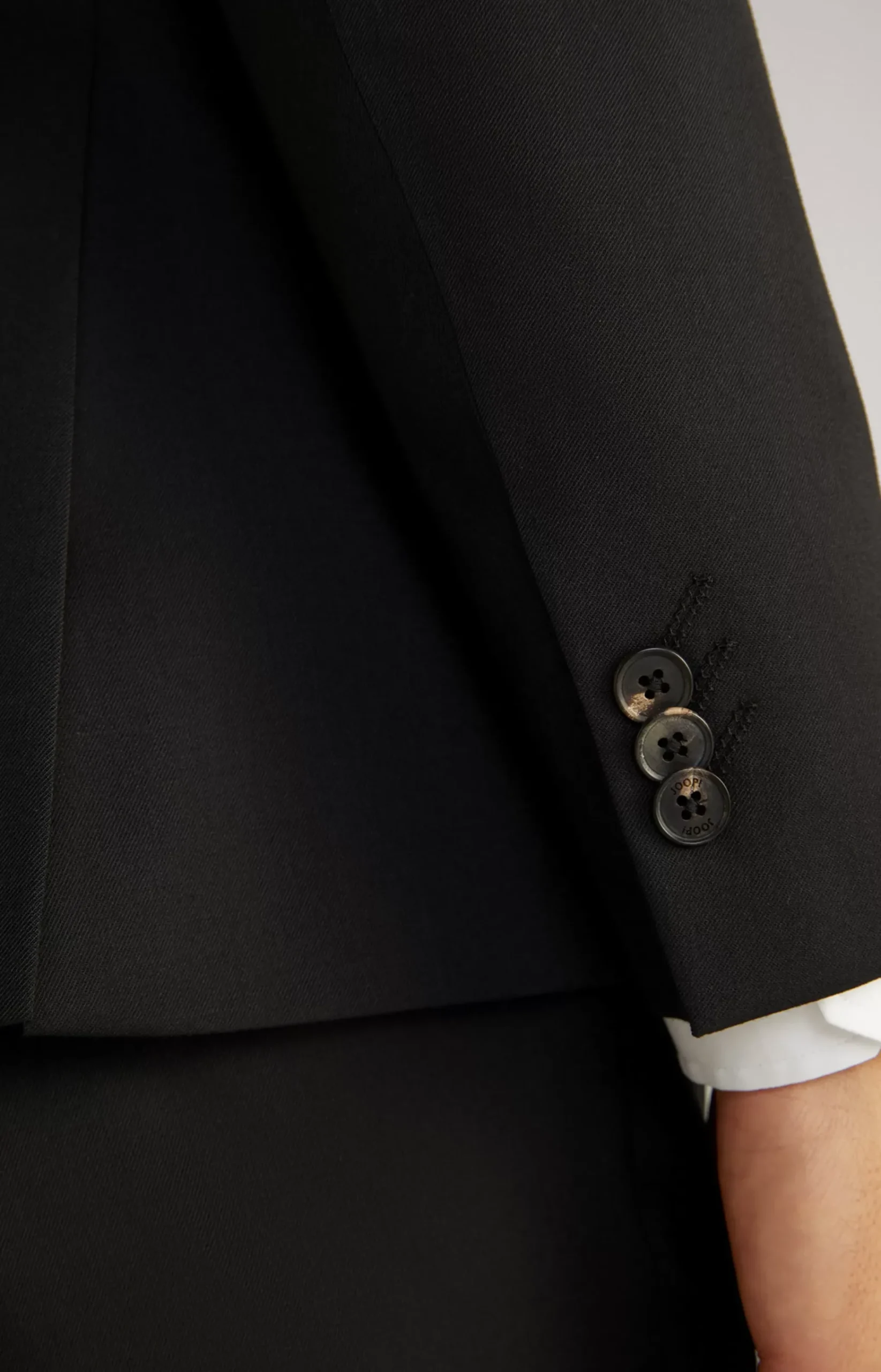 Damon-Gun Travel Suit in Black