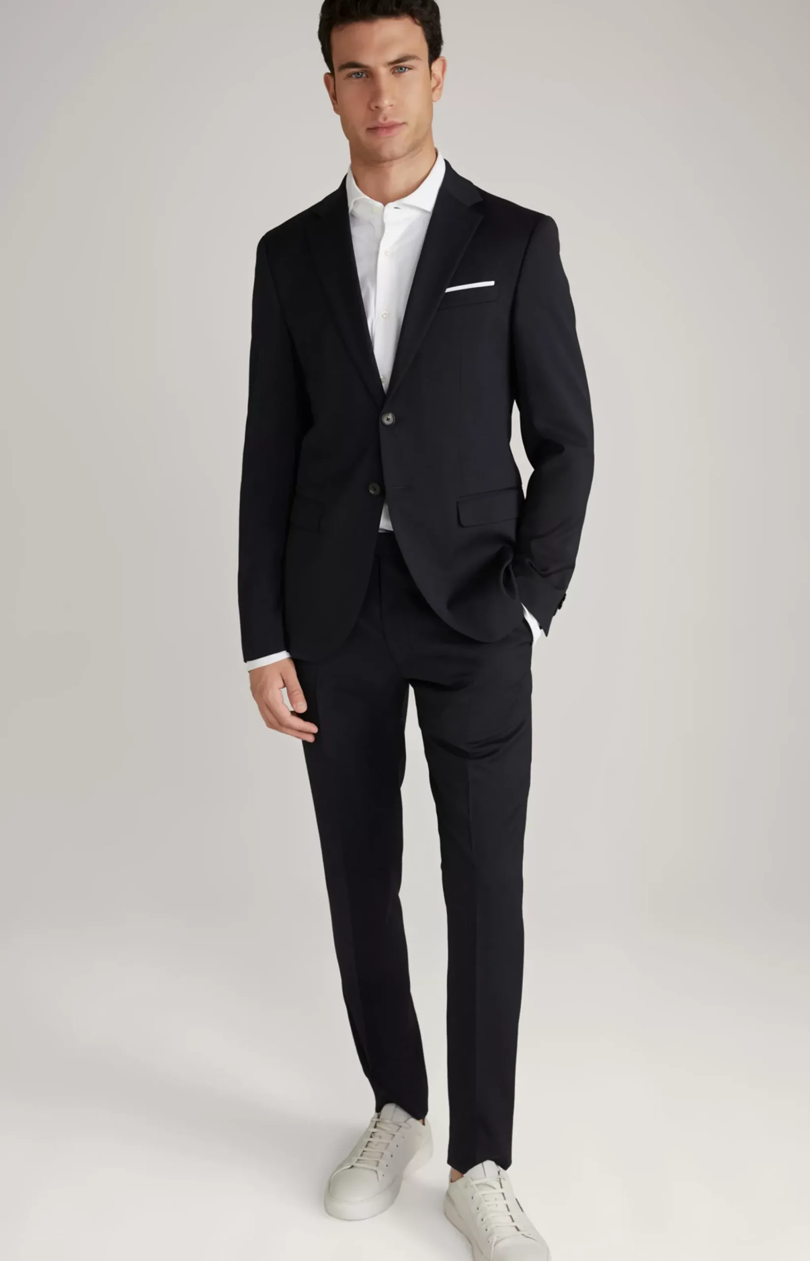 Damon-Gun Travel Suit in Dark Blue