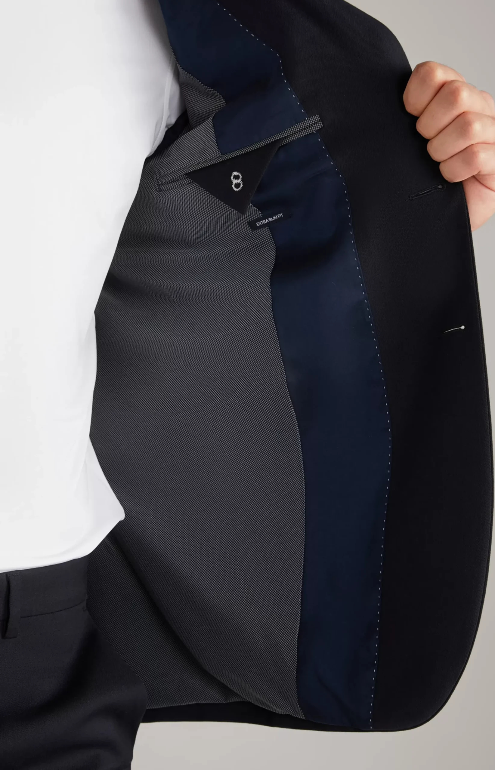 Damon-Gun Travel Suit in Dark Blue