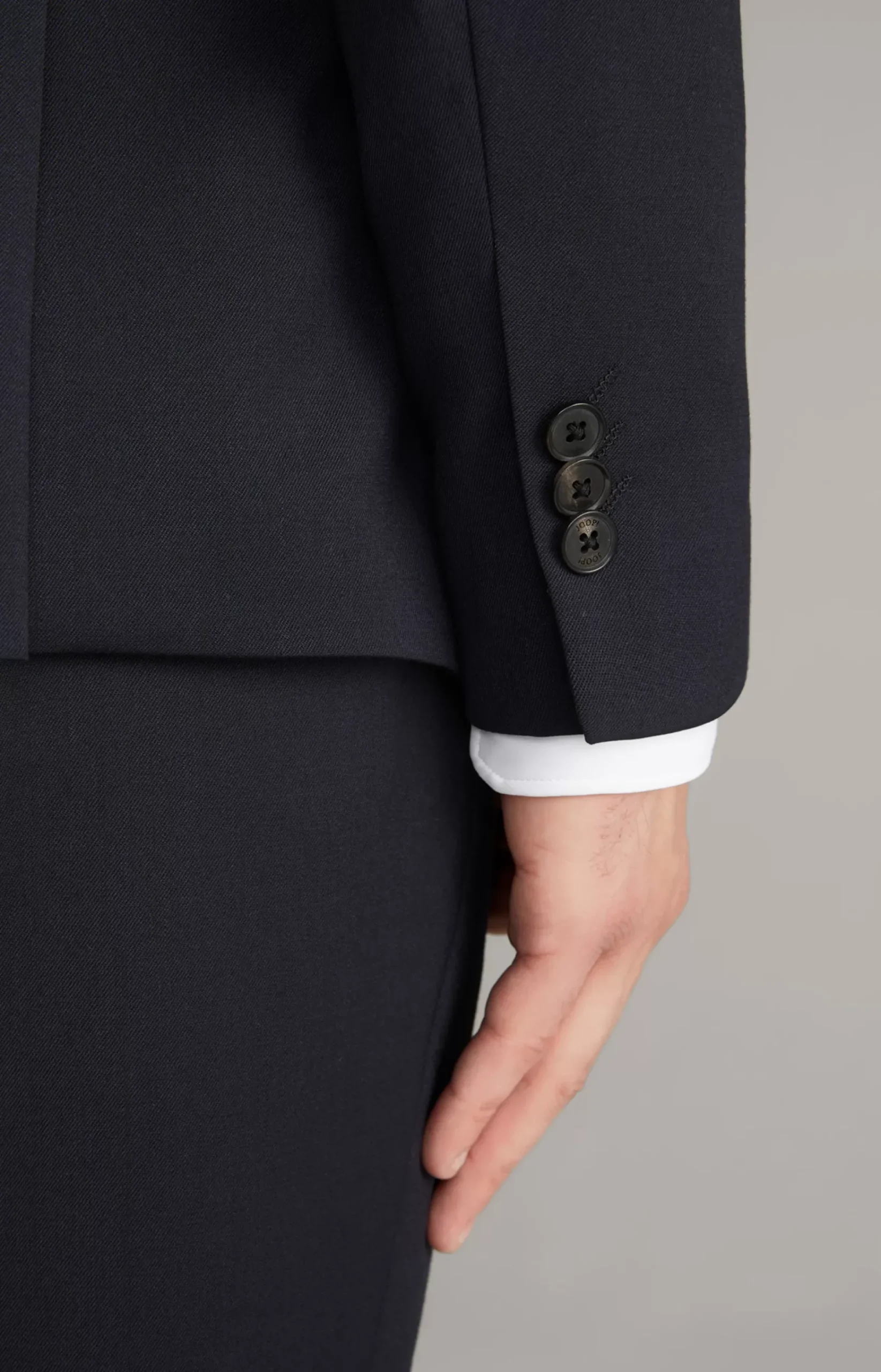 Damon-Gun Travel Suit in Dark Blue
