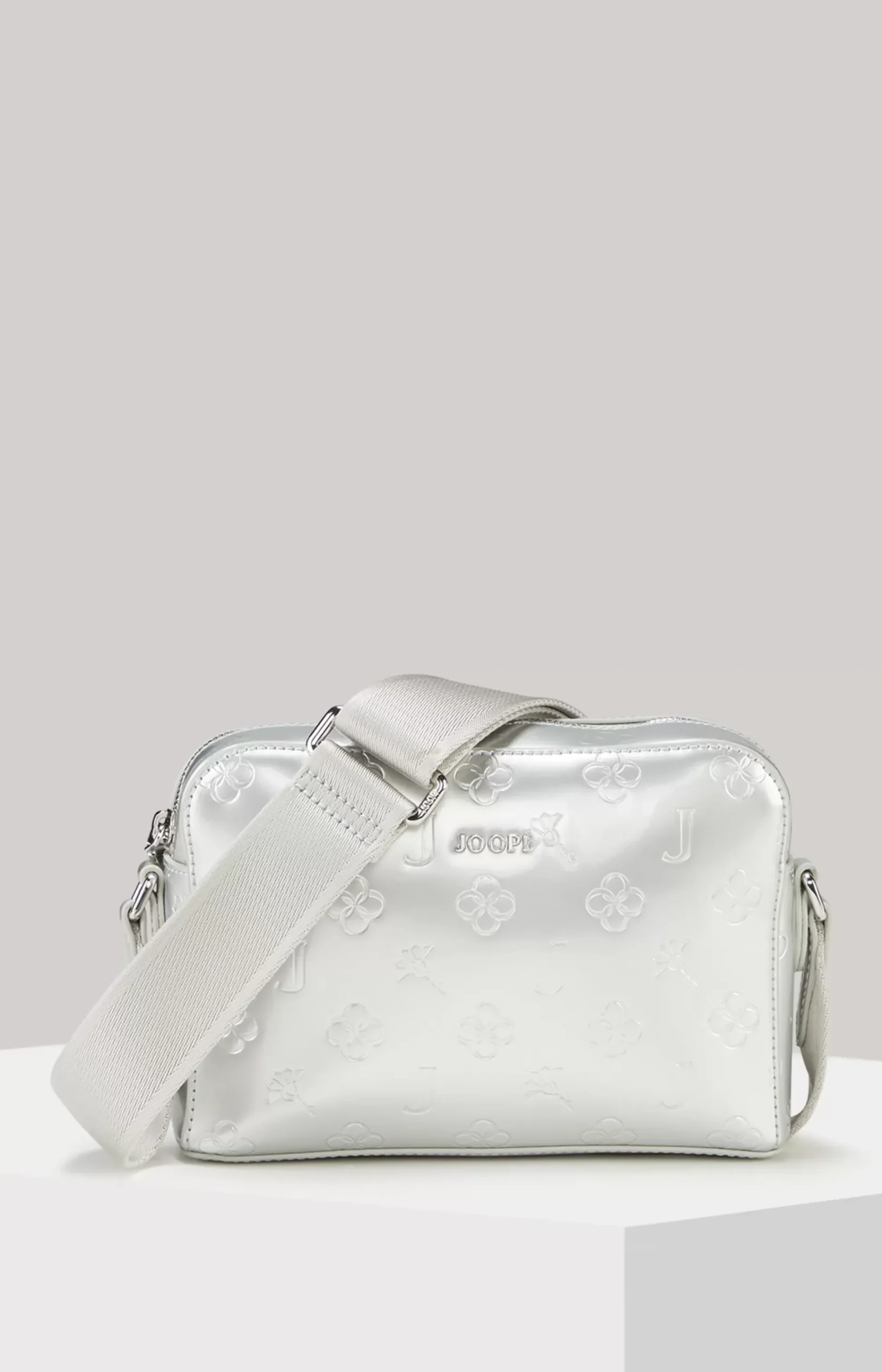 Decoro Lucente Cloe Shoulder Bag in Silver