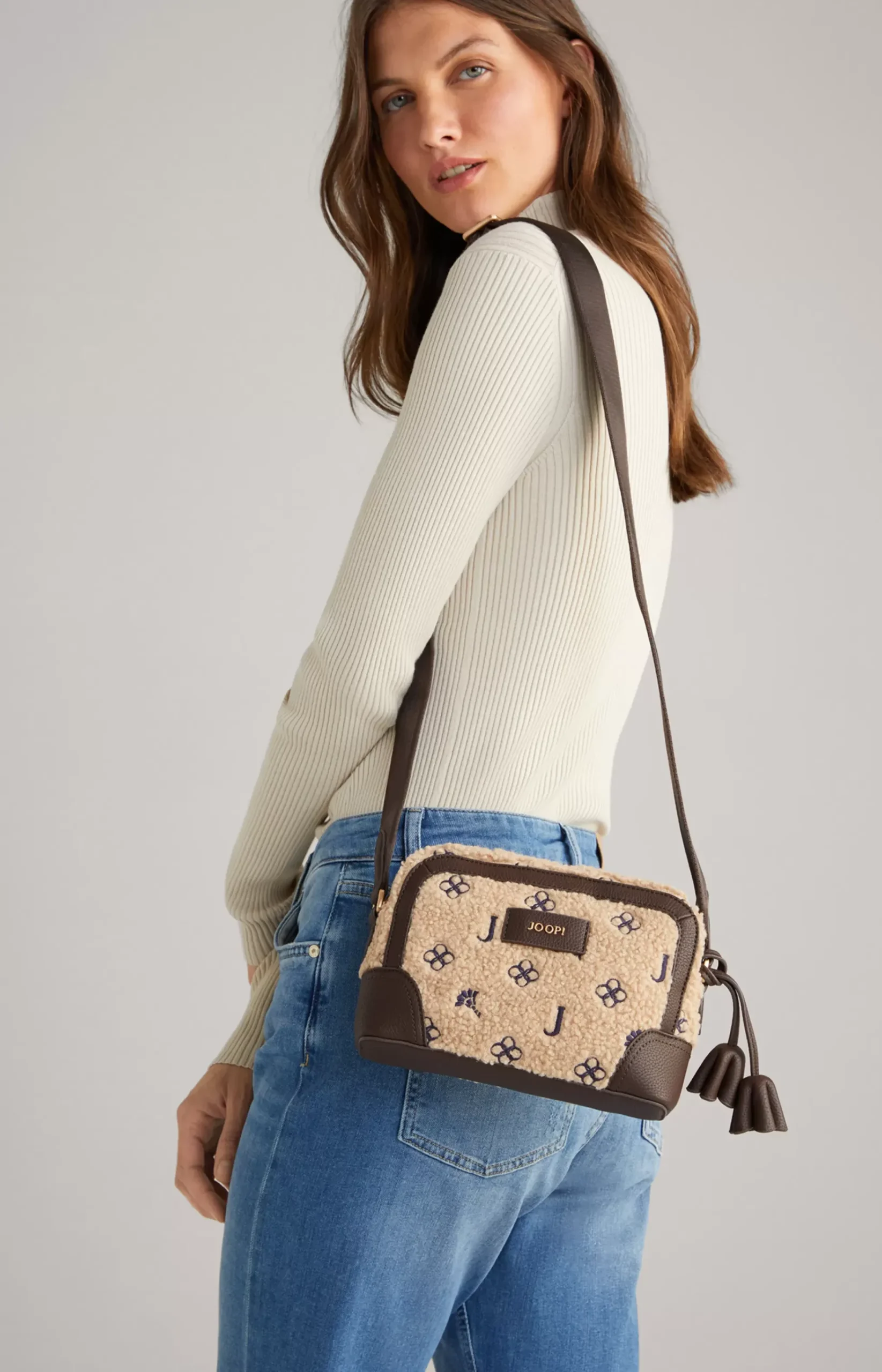 Decoro Peluche Cloe Shoulder Bag in Beige