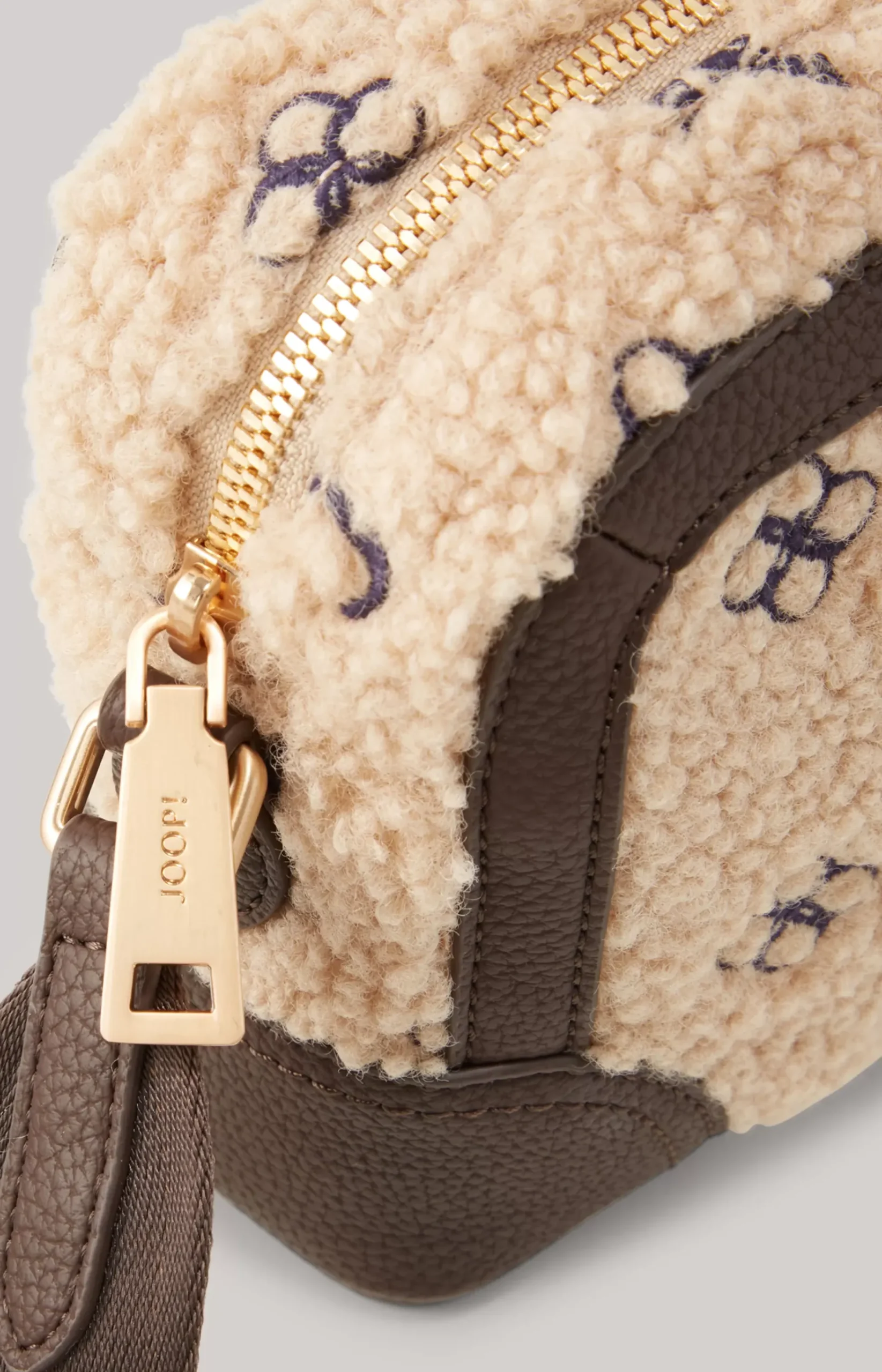 Decoro Peluche Cloe Shoulder Bag in Beige