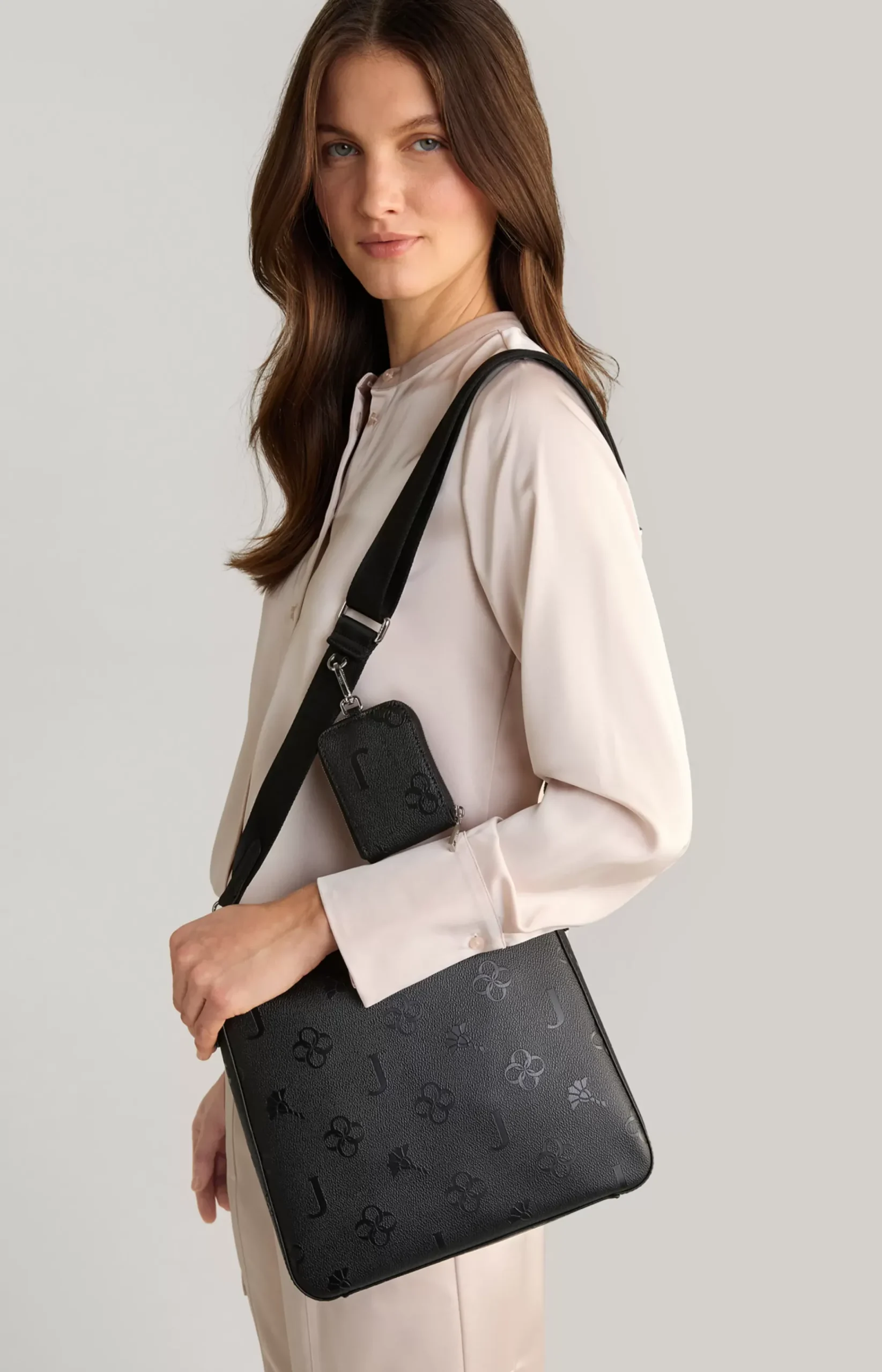 Decoro Stampa Jasmina Shoulder Bag in Black