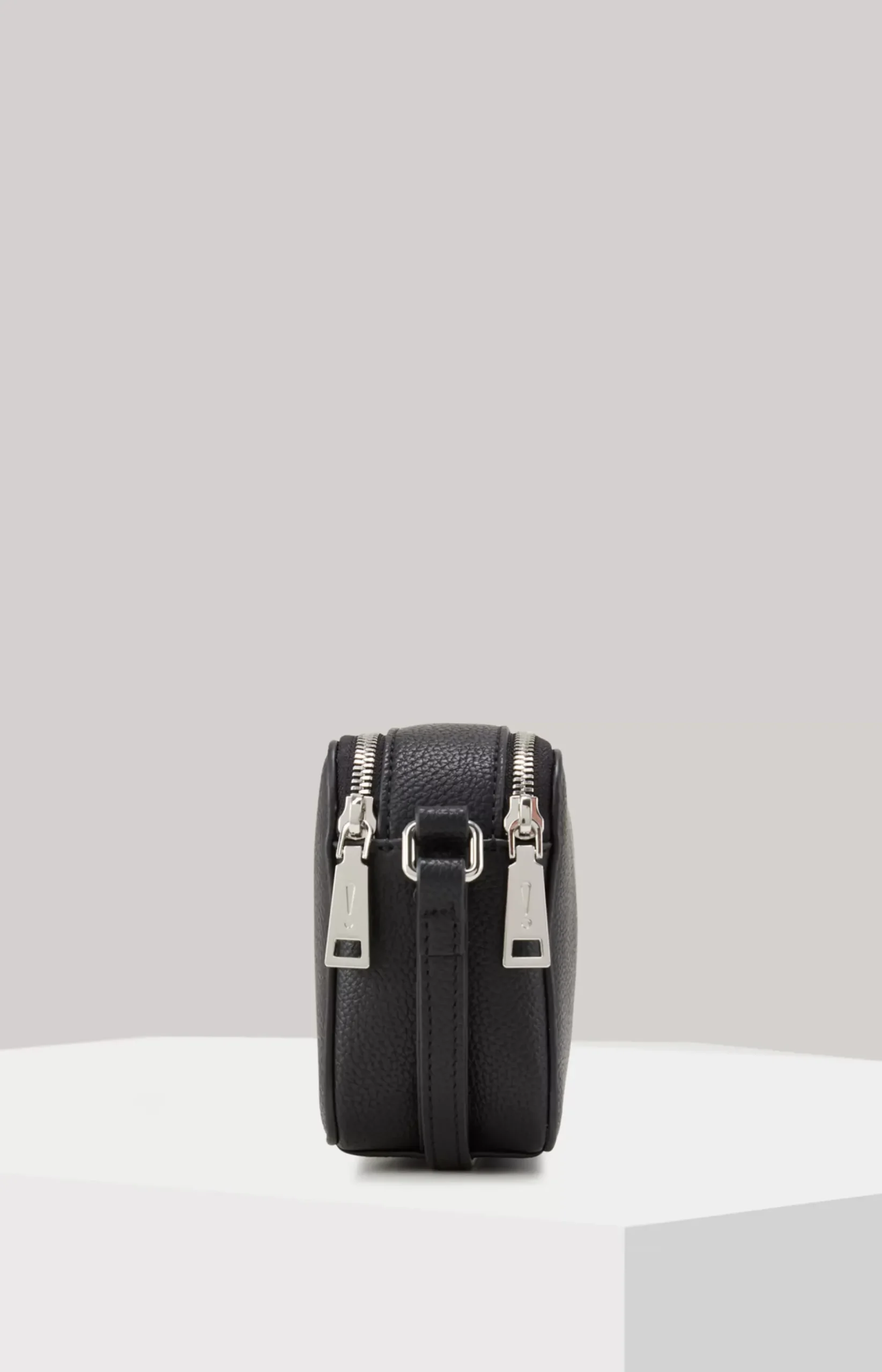 Diurno Susan Shoulder Bag in Black