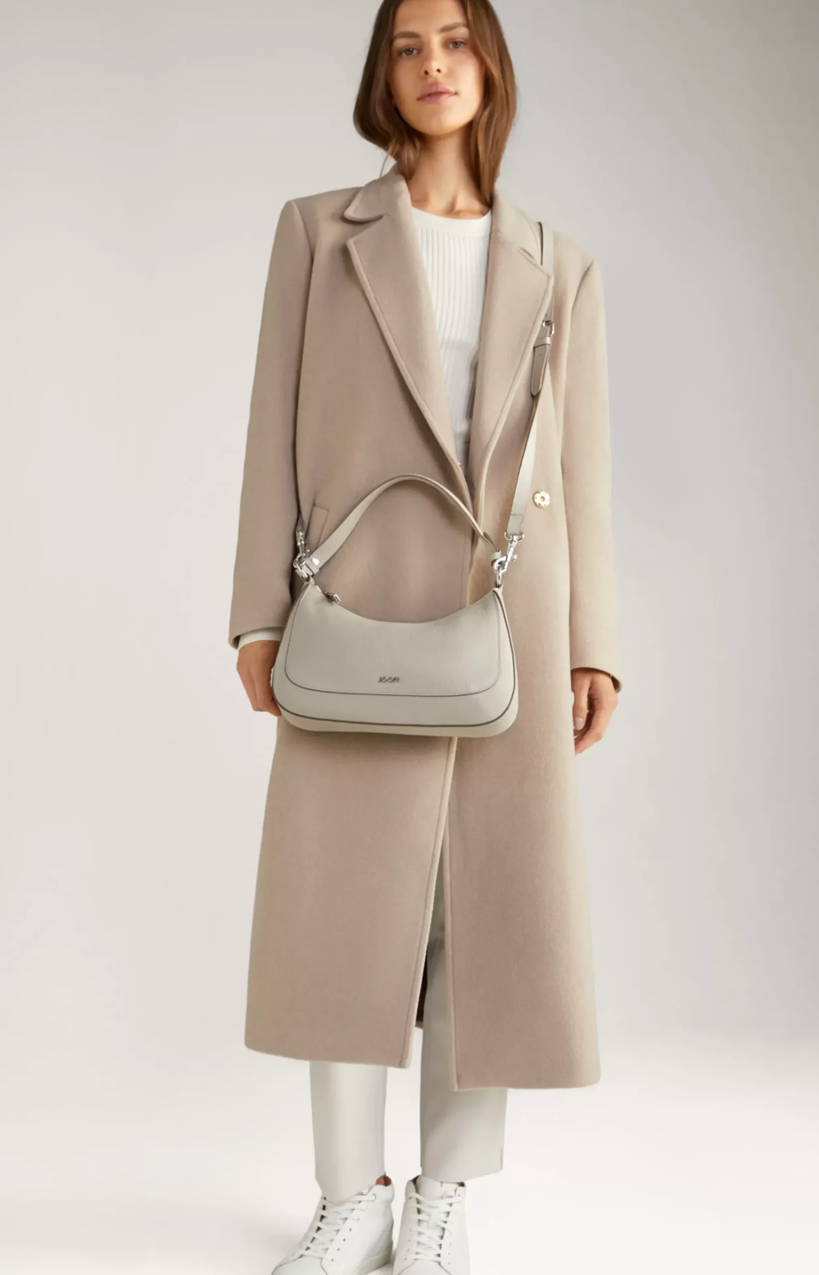 Estate Loreen Leather Shoulder Bag in Light Grey