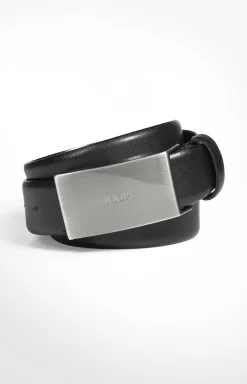 Finely Grained Leather Belt in Black