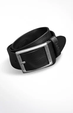 Finely Textured Cowhide Belt in Black