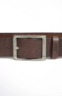 Finely Textured Cowhide Belt in Dark Brown