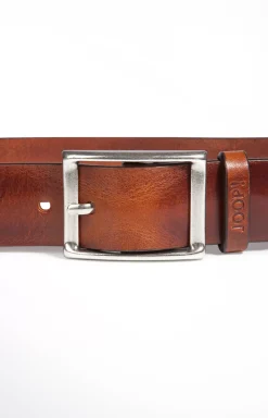 Finely Textured Cowhide Belt in Cognac