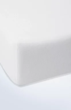 Fitted sheets in white