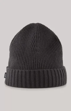 Francis Knitted Beanie in Black