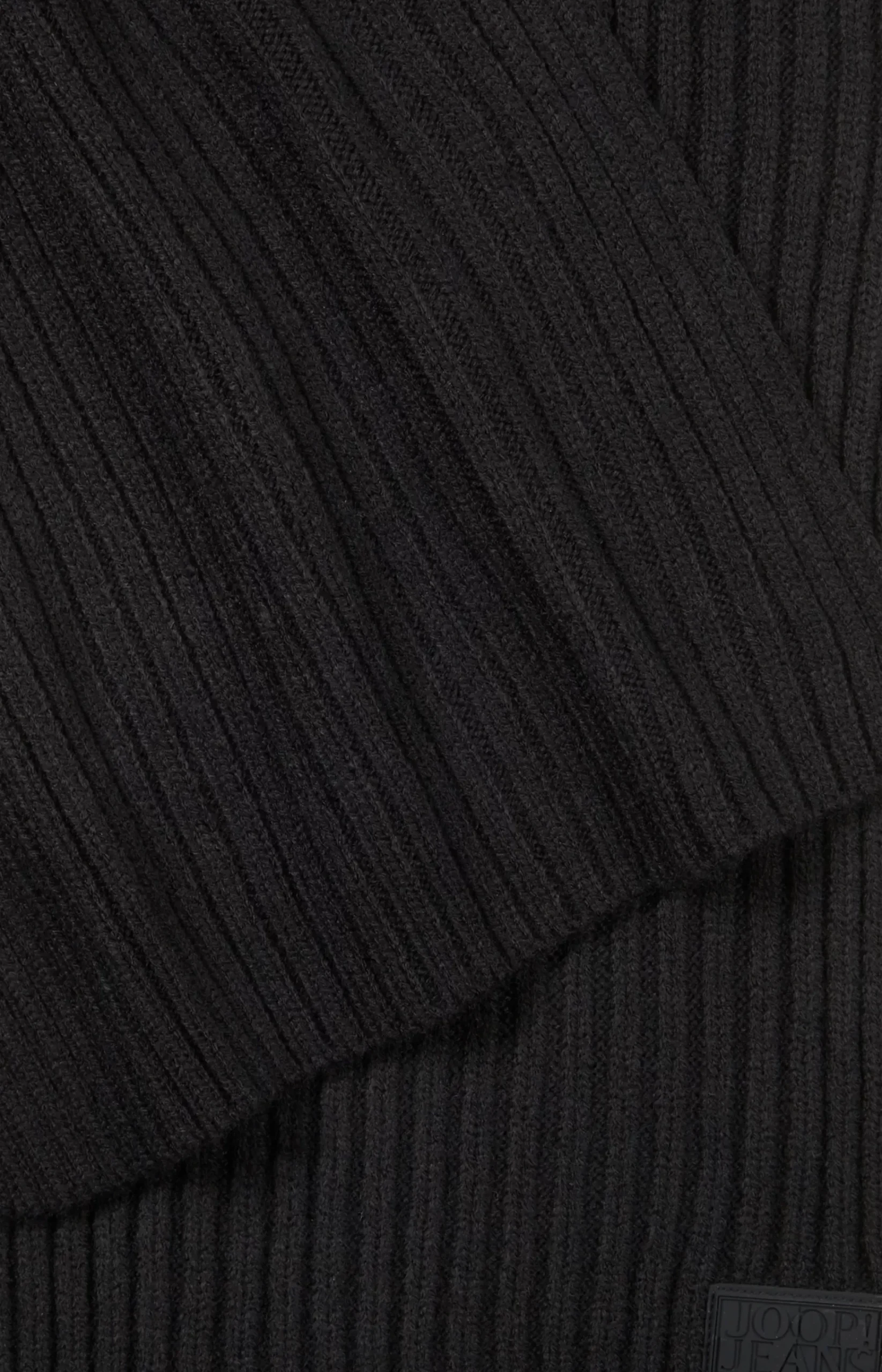 Francis Knitted Scarf in Black