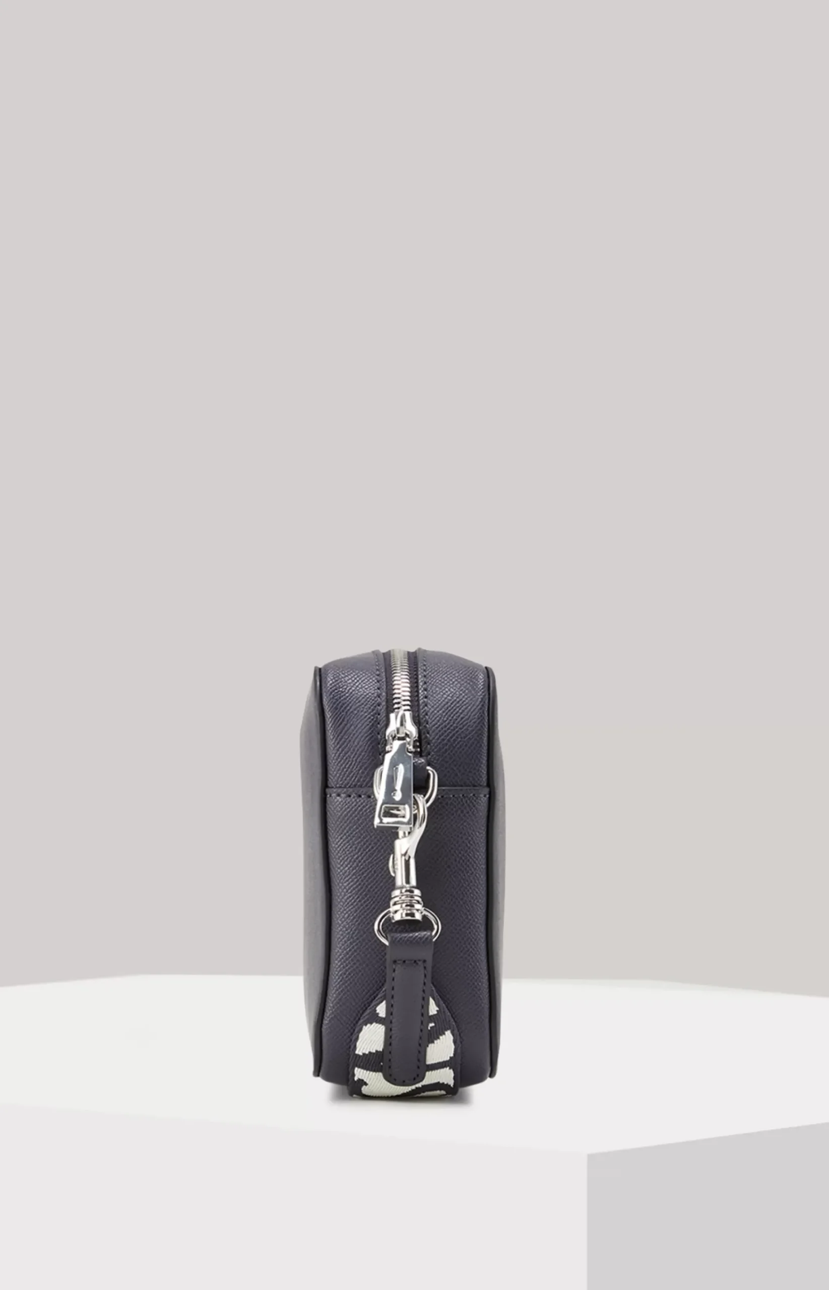 Giro Cloe Shoulder Bag in Dark Blue