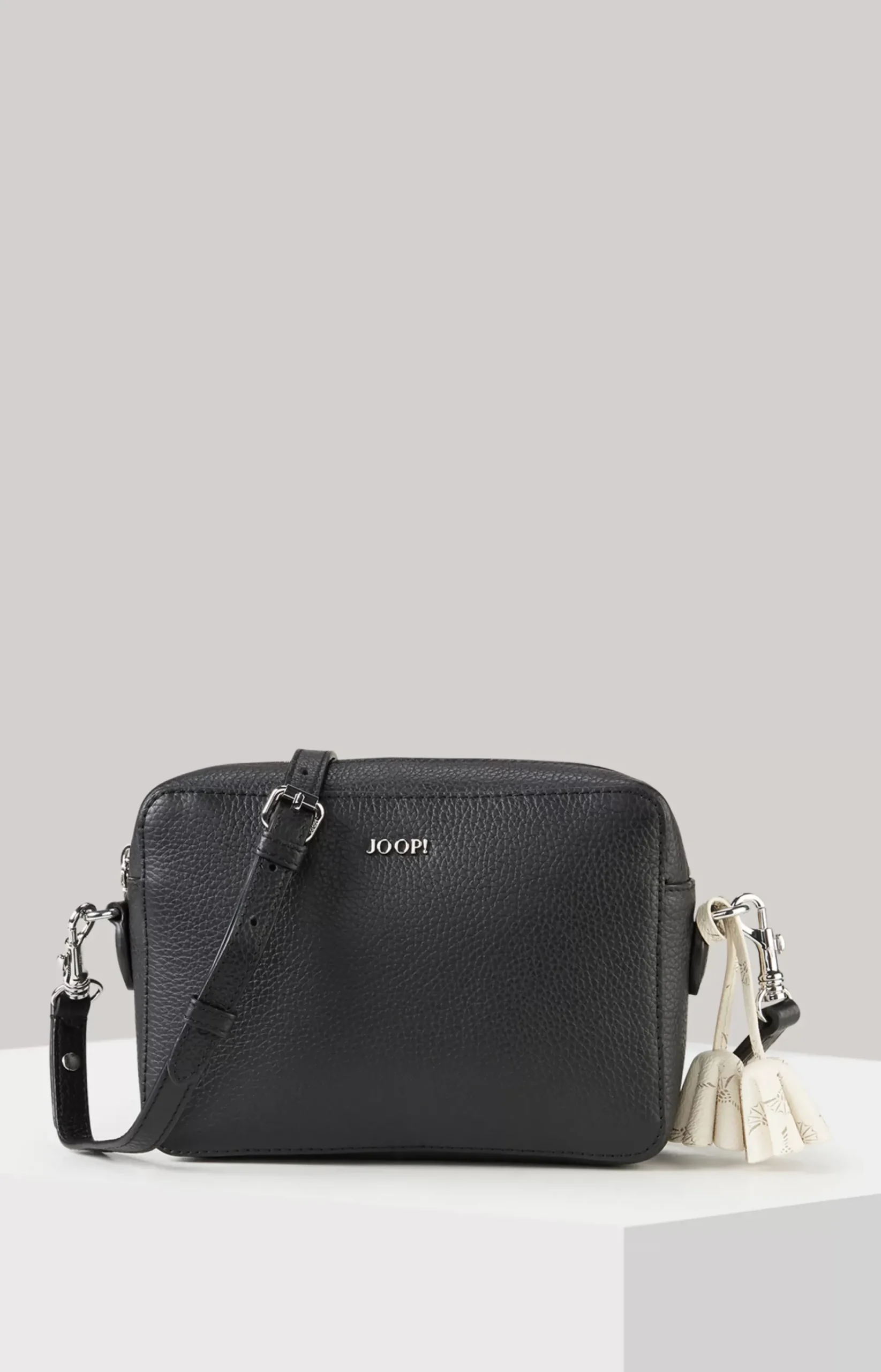Giro Cloe Shoulder Bag in Black